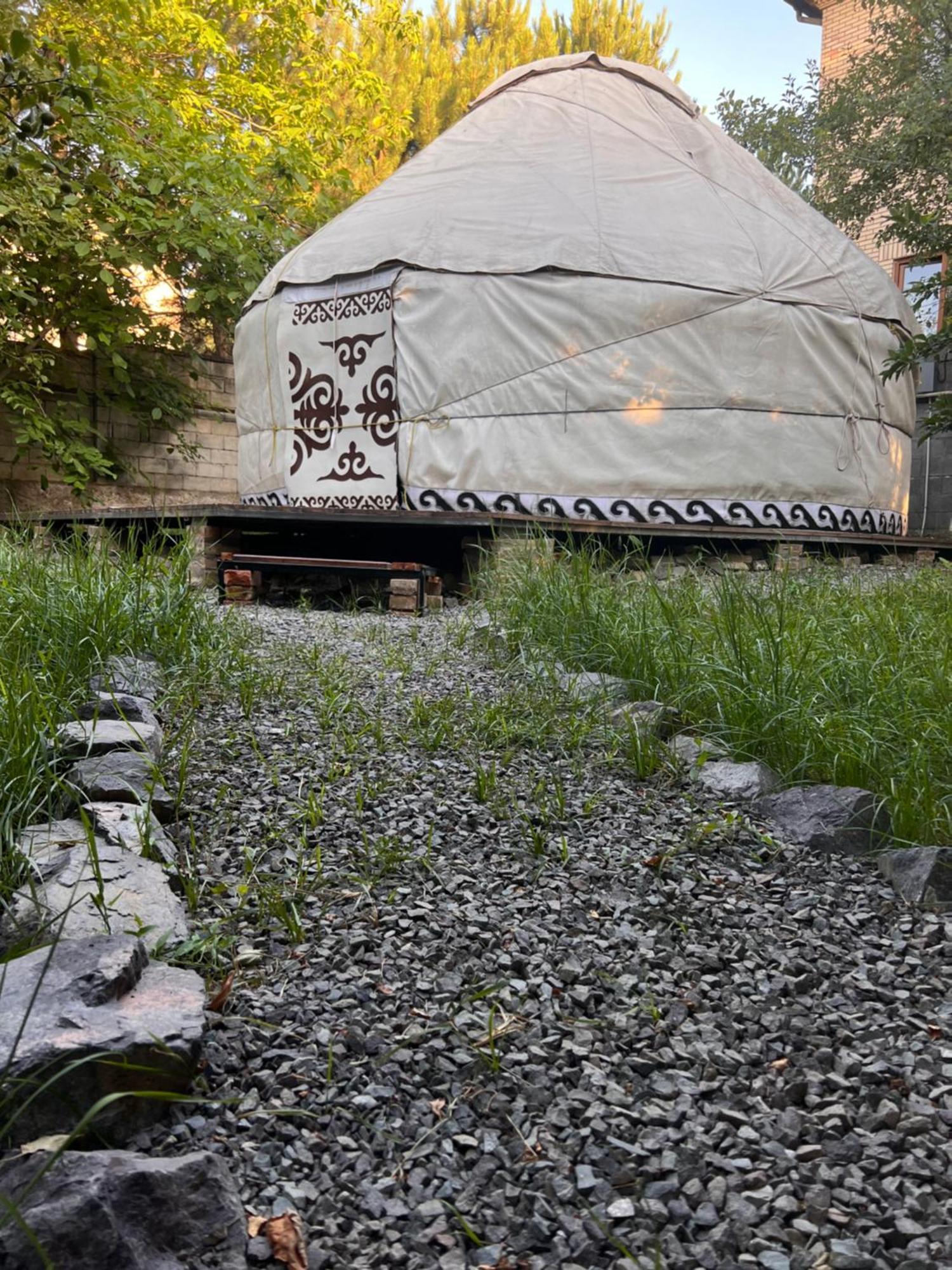 Hotel Sweet Vibe Almaty Exterior foto